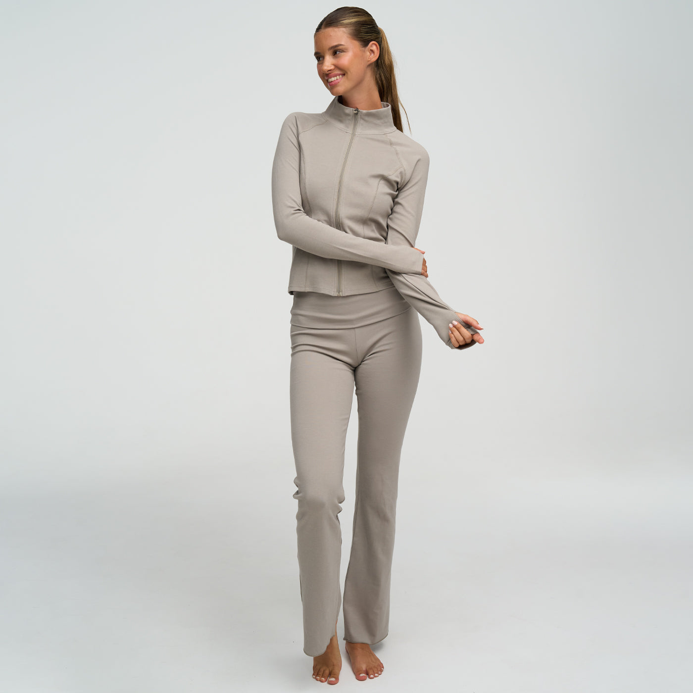 Cotton Body Fitted Zipper Jacke